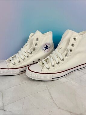 Converse White High Top Canvas Sneakers Mens 7/ Womens 9